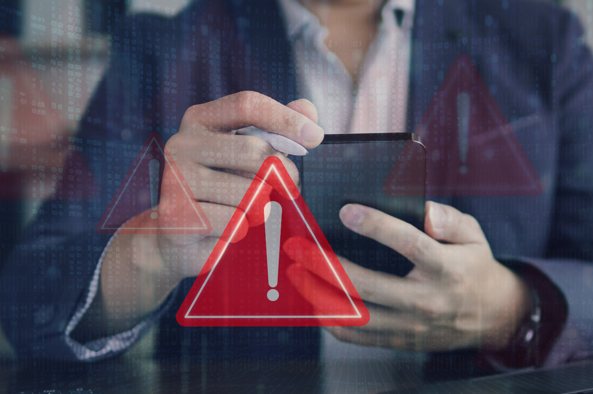 Emergency,Warning,Alert,Alarm,On,Smartphone,,Data,Network,Protection,,Virus