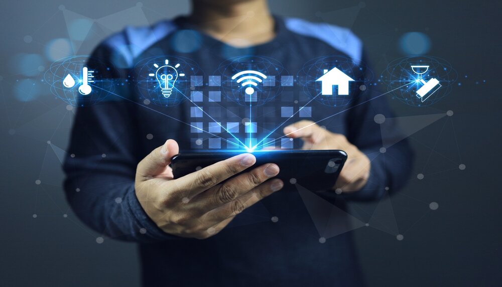 Smart,Home,Concept.,Users,Or,Homeowners,Control,Home,Appliances,Through